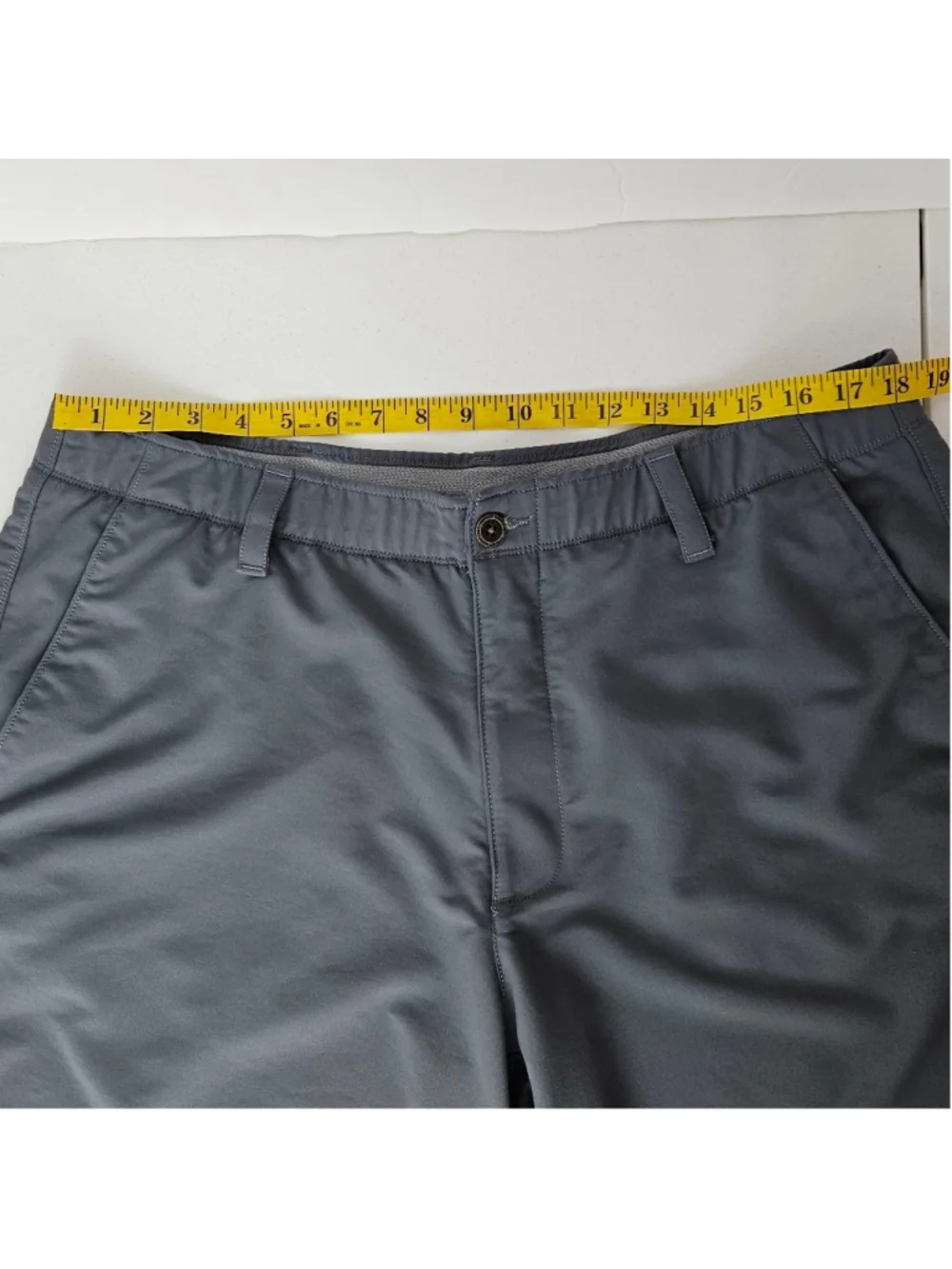 Under Armour Men's Gray Flat Front Loose Fit Golf Performance Shorts Waist 40